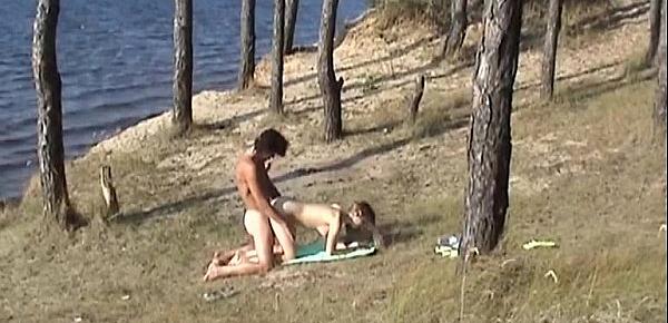  Kiler hot nude couple fucking on the desolate river bank